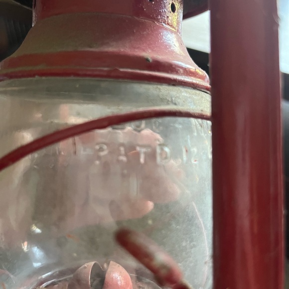 Antique Red Kerosene Lantern 150 Little Supreme - Embury Co vintage oil lantern. - Picture 5 of 6
